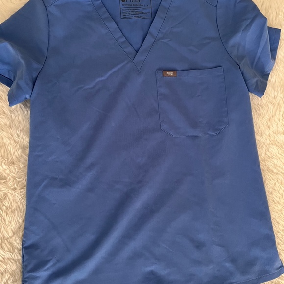 FIGS Catarina™ Scrub Top - Ceil Blue (Small) - Picture 4 of 6